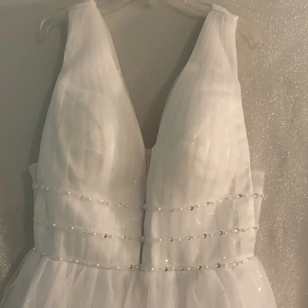 Wedding gown - Picture 10 of 12